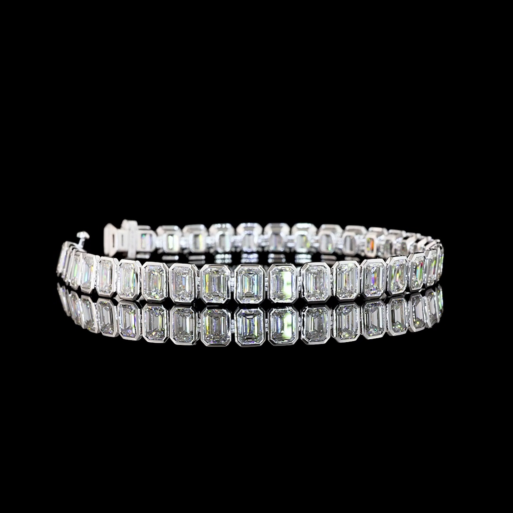 18.3 Cts 14k White Gold Emerald Shape Tennis Bracelet
