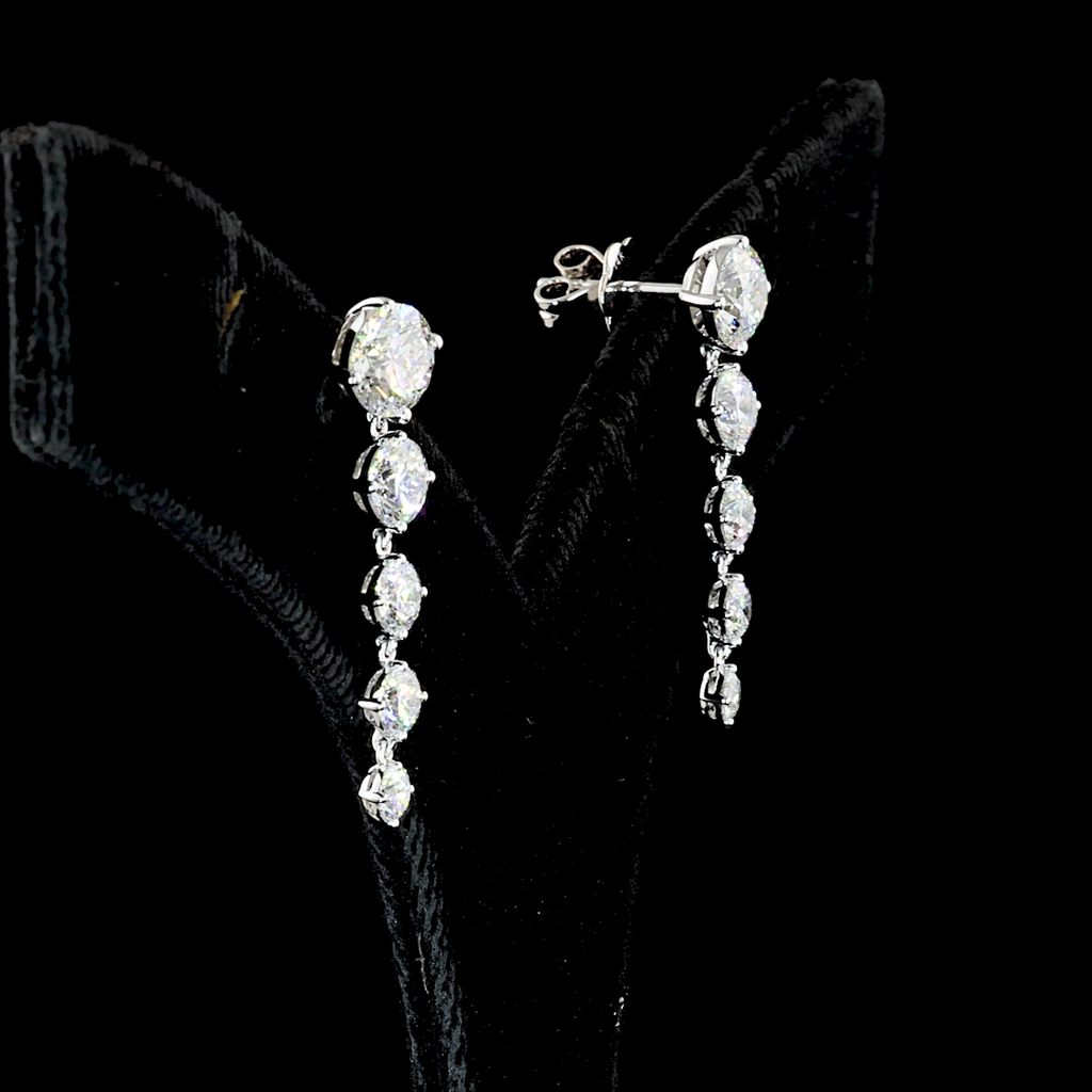 4.56 Cts 14k White Gold Round Shape Hanging Earring