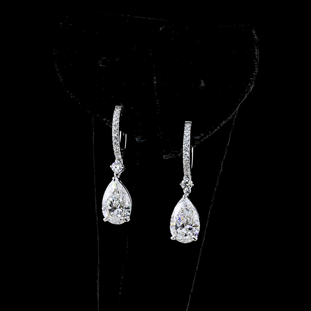3.8 Cts 14k White Gold Pear Shape Hanging Earring