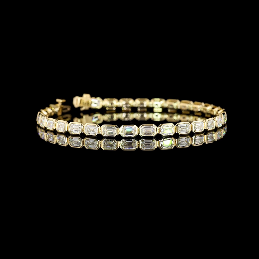 7.9 Cts 14k Yellow Gold Emerald Shape Tennis Bracelet