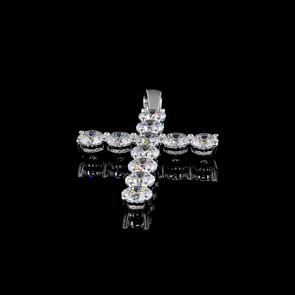 13.92 Cts 14k White Gold Round Shape Symbol Pendant